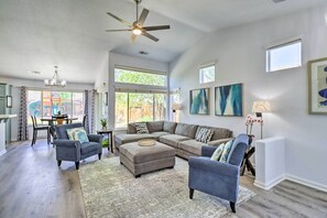 TV - Yard + Fire Pit: Family-Friendly Reno Home! (Reno)