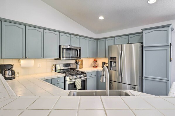 Fridge, microwave, stovetop, dishwasher - Yard + Fire Pit: Family-Friendly Reno Home! (Reno)