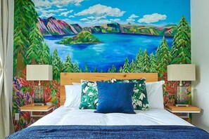 Individually decorated, desk, iron/ironing board, bed sheets - The Kenton Hotel  (Portland)