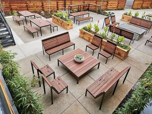 Outdoor dining - The Kenton Hotel  (Portland)