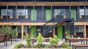 Garden - The Kenton Hotel  (Portland)