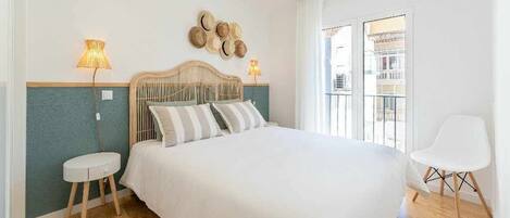 1 chambre, fer et planche à repasser, accès Internet, draps fournis