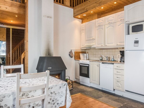 Réfrigérateur, micro-ondes, lave-vaisselle