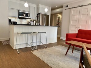 Fridge, microwave, coffee/tea maker, cookware/dishes/utensils - Heart of MP |Mount Pleasant Gem|Walk to Metro+Zoo (Washington)