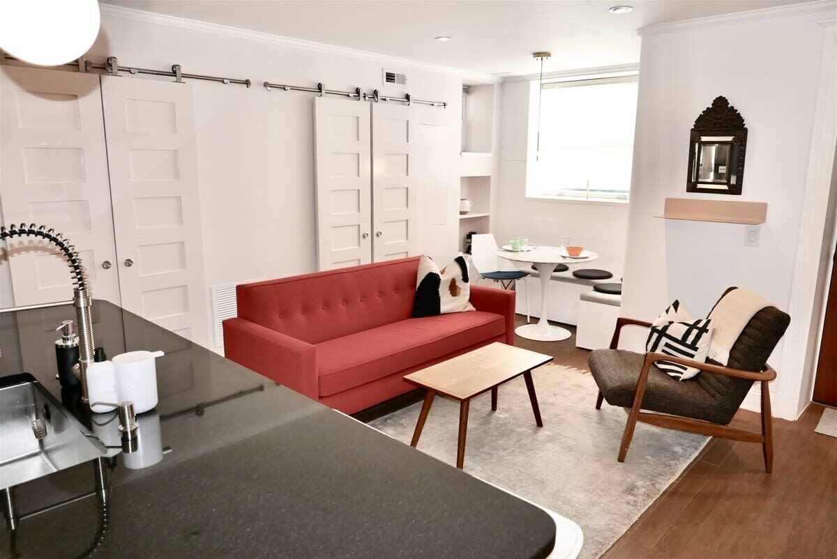 Televisión y oficina 