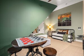 3 chambres, bureau, fer et planche à repasser, accès au Wi-Fi (inclus)