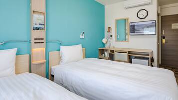 Meja kerja, ruang kerja ramah laptop, Wi-Fi gratis, dan seprai linen