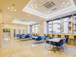 Free daily buffet breakfast