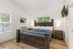 4 bedrooms, travel cot, WiFi, bed sheets