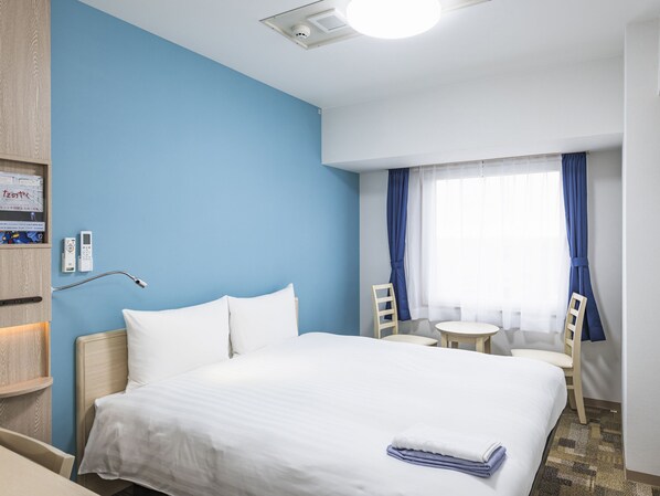 Bureau, espace de travail pour ordinateur portable, Wi-Fi gratuit