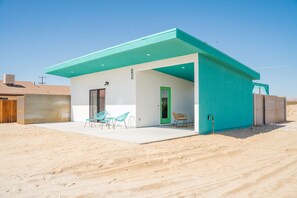 Exterior - New Listing Discount! Fire Pit~Hammocks (Joshua Tree)