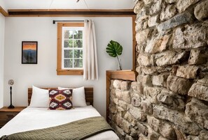 3 多间卧室、办公桌、免费 WiFi、床单