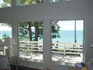 Interior - Sunset Serenity - INCREDIBLE HOME ON BLUFF OVERLOOKING LAKE MICHIGAN! (Frankfort)