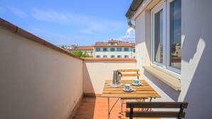 Unclassified image, 5 of 19, button - Benvenuto - Sweet Dreams in Florence (Firenze)