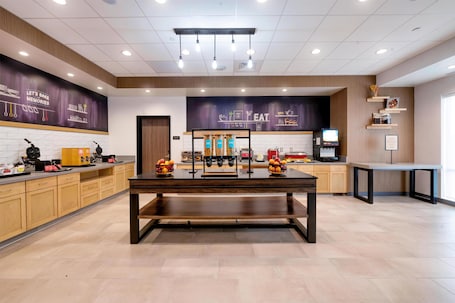 Free daily buffet breakfast. Hampton Inn Needles Colorado River