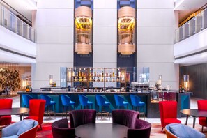 2 bars/lounges, poolside bar - Hilton Kinshasa (Kinshasa)