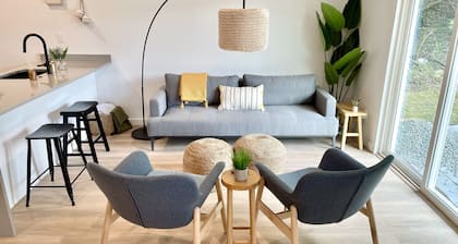 Modern Renovated Condo - Walk to Zilker / Barton Springs