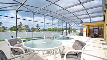 House, 6 Bedrooms | Pool