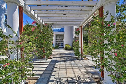 Sunny, great views, upstairs villa