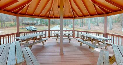Lake Anna home on large corner lot with kayaks, paddleboard, firepit & grill