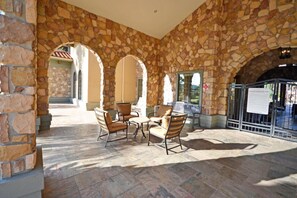 Property grounds - Condo Bella (Davenport)