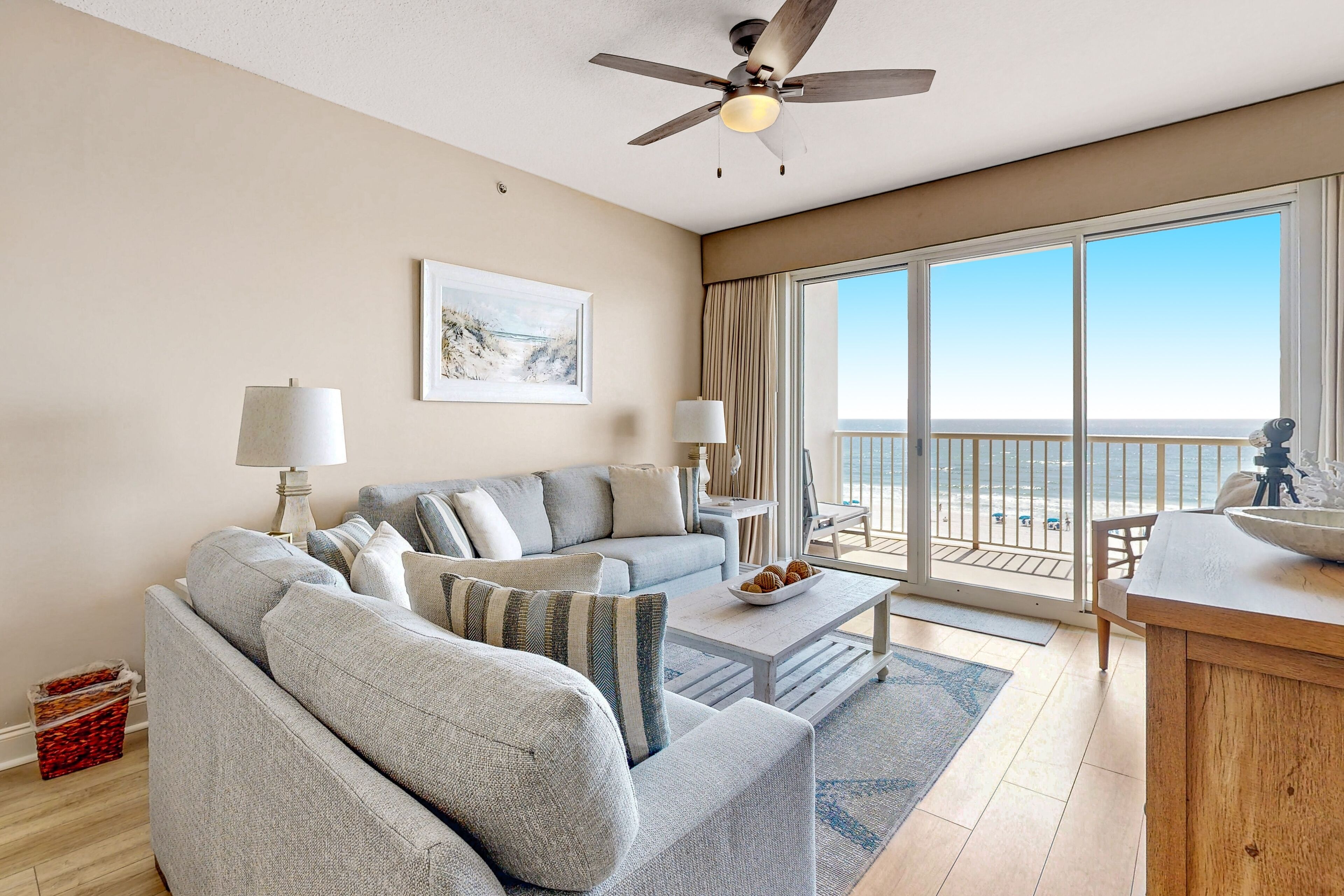 Gulf-front, 5th-floor condo with stunning view, pool, hot tub, gym, beach access