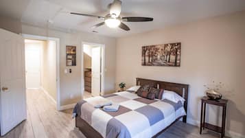 5 bedrooms, in-room safe, desk, iron/ironing board