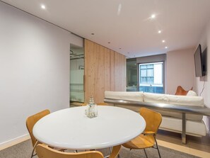 Dining - My Space Barcelona Apartment in Sant Gervasi for monthly rentals (Barcelona)