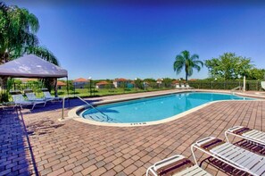 Outdoor pool - Summer Place Villa (Davenport)