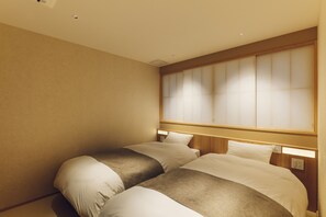 2 habitaciones, ropa de cama de alta calidad, edredón y escritorio 