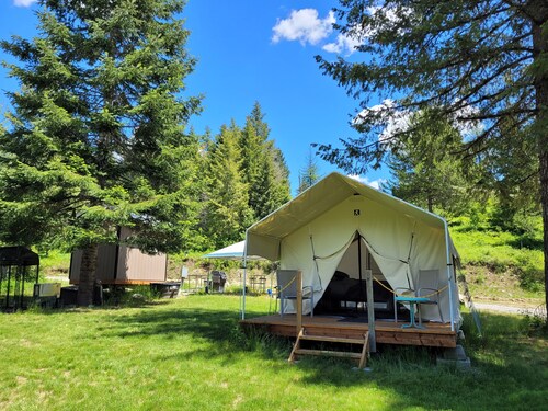 Glamping Tent with Bathhouse near Silverwood