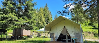 Glamping Tent with Bathhouse near Silverwood