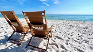 På stranden