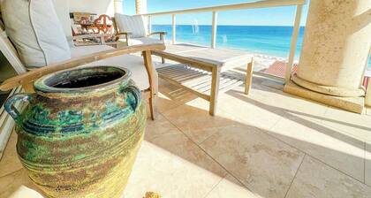 Luxurious Gulf Front 🌊 Onsite Pools/Spa ~ Wraparound Balcony w/ Sunset Views