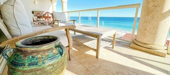 Luxurious Gulf Front 🌊 Onsite Pools/Spa ~ Wraparound Balcony w/ Sunset Views