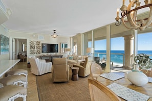 Smart TV - Luxurious Gulf Front  🌊  Onsite Pools/Spa ~ Wraparound Balcony w/ Sunset Views (Pensacola Beach)