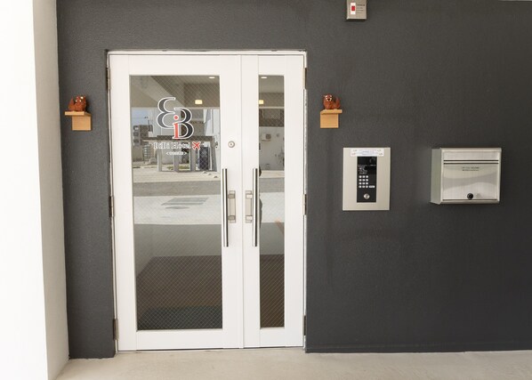 Entrée de l’hébergement