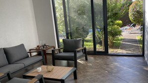 TV - 3 Bedroom Apartment with pool (Celuga)