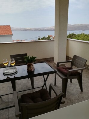 Apartment (Two Bedroom Apartment with Terrace an) | Terrace/patio - Apartment Villa Bijele Stijene (Karlobag)
