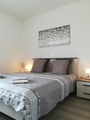 Apartment (Two Bedroom Apartment with Terrace an) | 2 bedrooms, cots/infant beds