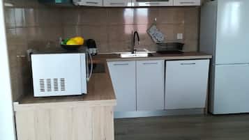 Apartment (Two Bedroom Apartment with Terrace an) | Eigene Küche | Kühlschrank