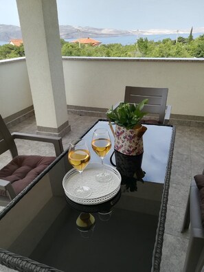 Apartment (Two Bedroom Apartment with Terrace an) | Terrace/patio - Apartment Villa Bijele Stijene (Karlobag)