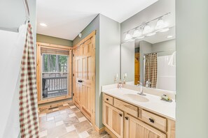 Hair dryer, towels - Coosawattee Cabin - pool, gym & tennis - fireplace, fire pit & central AC (Ellijay)
