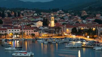 Apartment (Two bedroom Apartment with Terrace an) | Blick von der Unterkunft