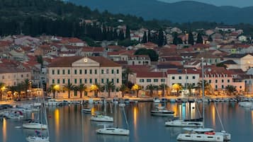 Apartment (Two bedroom Apartment with Terrace an) | Blick von der Unterkunft