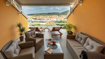 Apartment (Two bedroom Apartment with Terrace an) | Terrace/patio