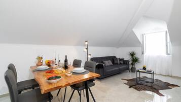 Apartment (Two bedroom Apartment with Terrace an) | Living room | 25-inch TV with satellite channels