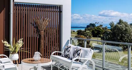 Stunning penthouse apartment in the Oceanview Apartments complex in Tahunanui