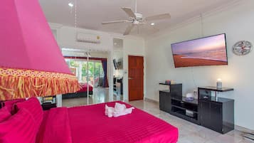 4 bedrooms, iron/ironing board, travel crib, free WiFi