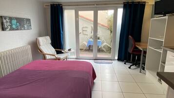 1 bedroom, WiFi, bed sheets